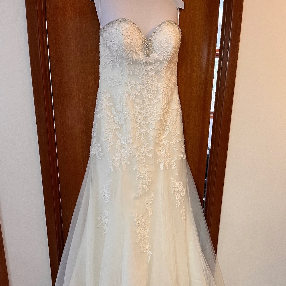 Wedding dress